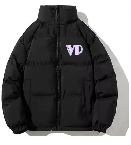 Musta toppatakki VP-logolla